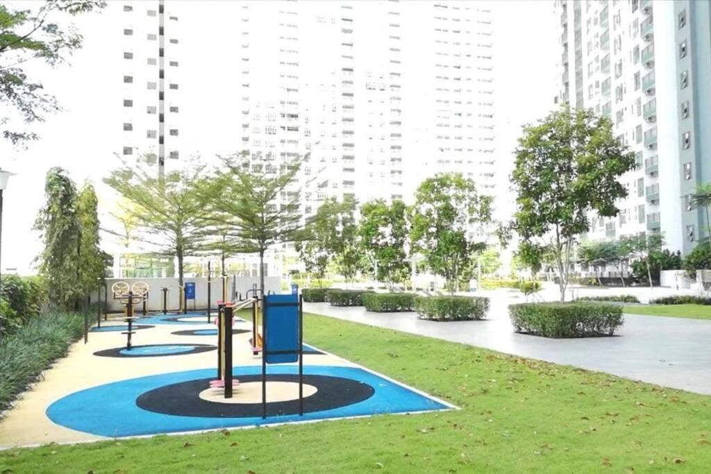 Yolo Budget Condo Premium Facilities One Johor Bahru Zewnętrze zdjęcie